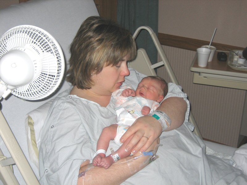 2007-04-05 p6 - in our room with Mom.jpg